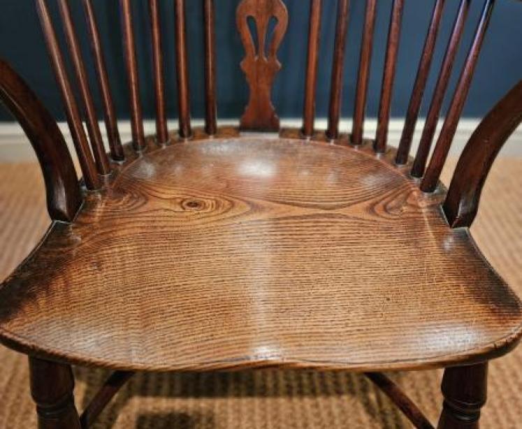 Thames Valley Yew Wood Windsor Chair - Image 4