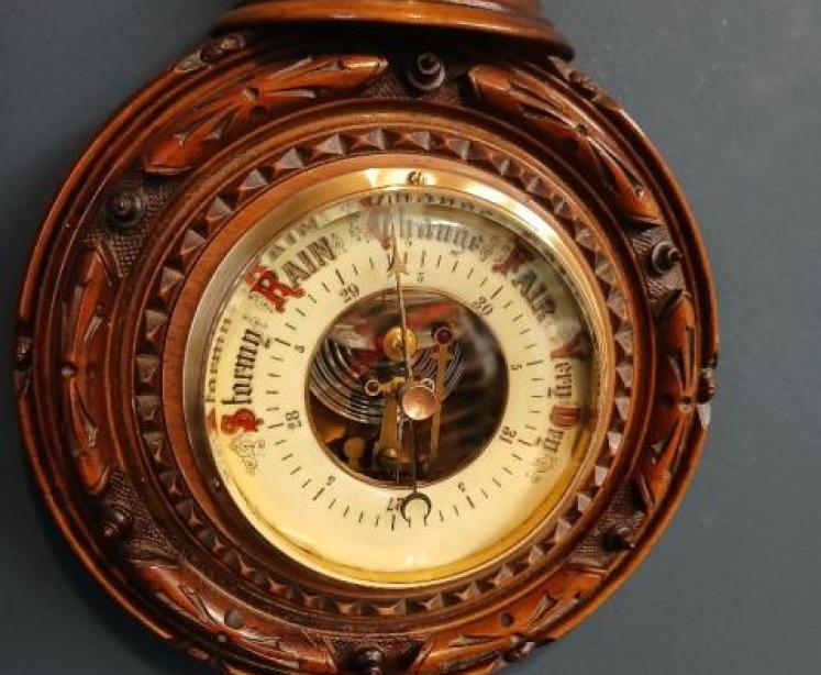 Small Victorian Walnut Pendant Banjo Barometer - Image 2