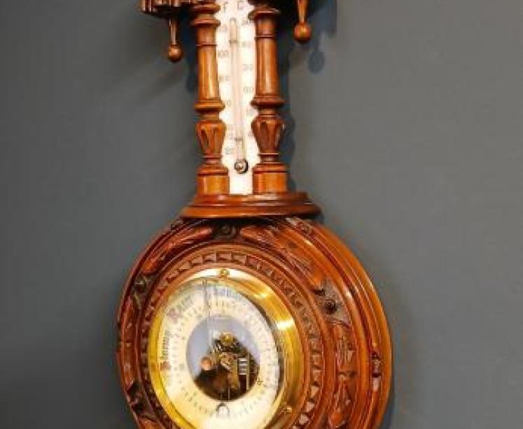 Small Victorian Walnut Pendant Banjo Barometer - Image 7