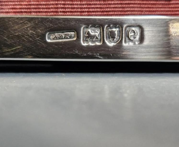 Superior Quality Victorian Silver Photo Frame - Image 4