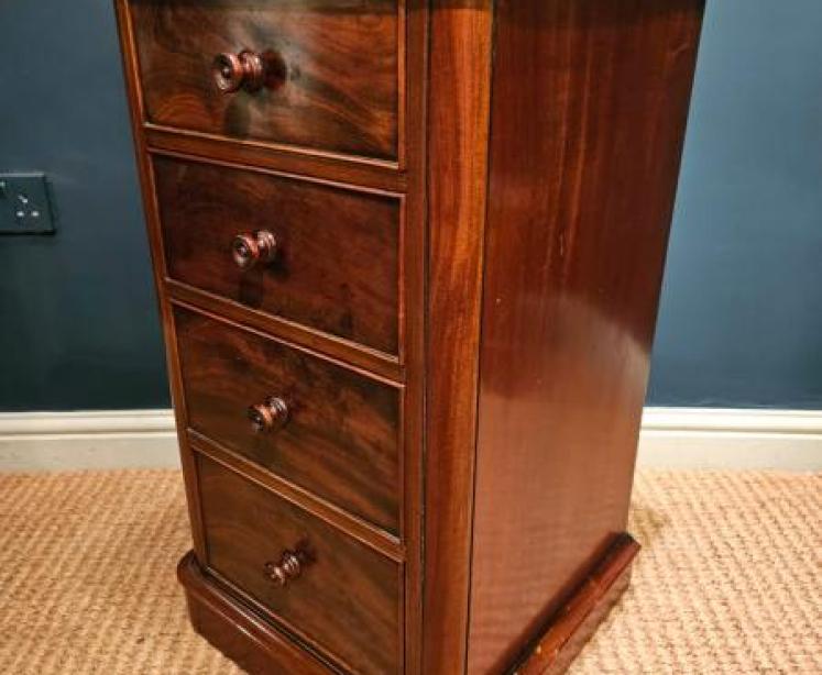 Pair Victorian Mahogany Bedside Cabinets - Image 4