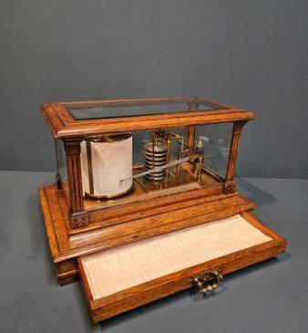Edwardian Oak Cased Barograph
