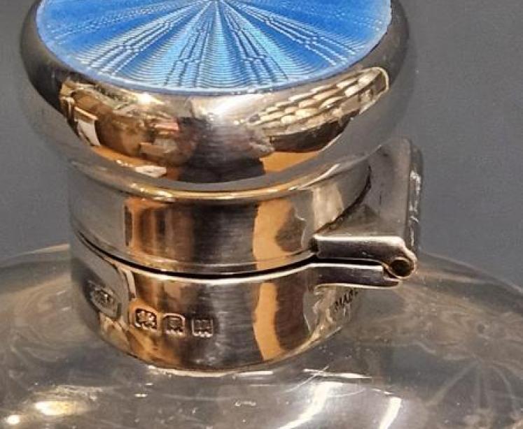 Outstanding Silver and Enamel Hip Flask - Image 2