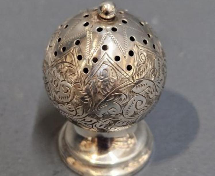 Pair of Engraved Silver Peppers - Image 6
