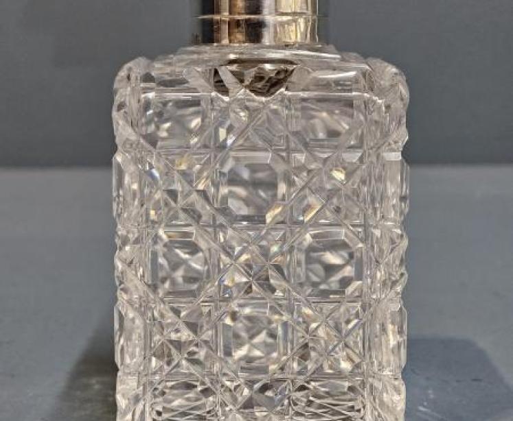 Outstanding Quality Silver and Enamel Scent Bottle - Image 3