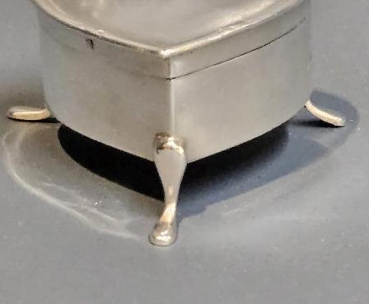 George V Silver Heart Shaped Ring Box - Image 3