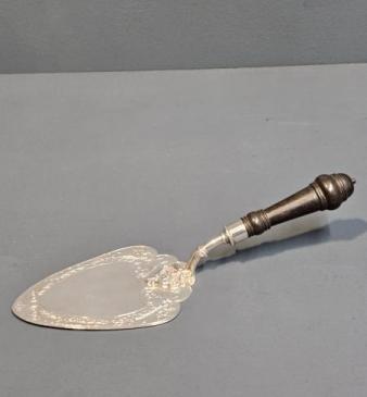 Fine George V Period Silver Cake Slice