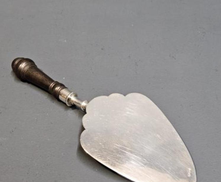 Fine George V Period Silver Cake Slice - Image 2