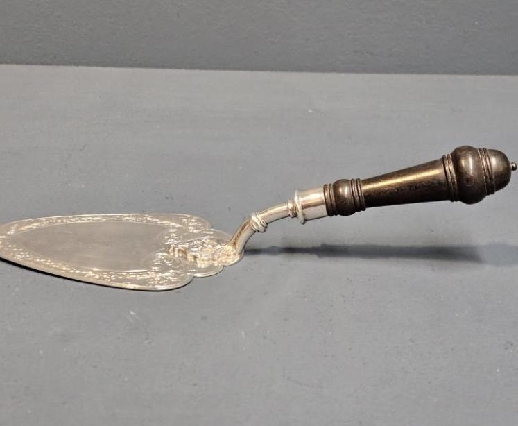 Fine George V Period Silver Cake Slice - Image 3