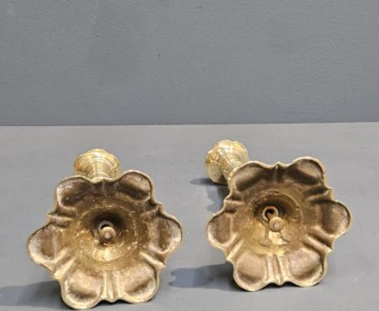 Pair of George III Brass Petal Base Candlesticks - Image 6