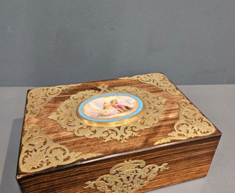 Victorian Coromandel Jewellery Box - Image 1