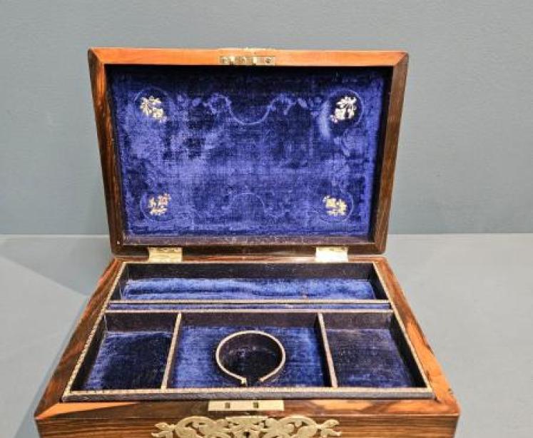 Victorian Coromandel Jewellery Box - Image 4