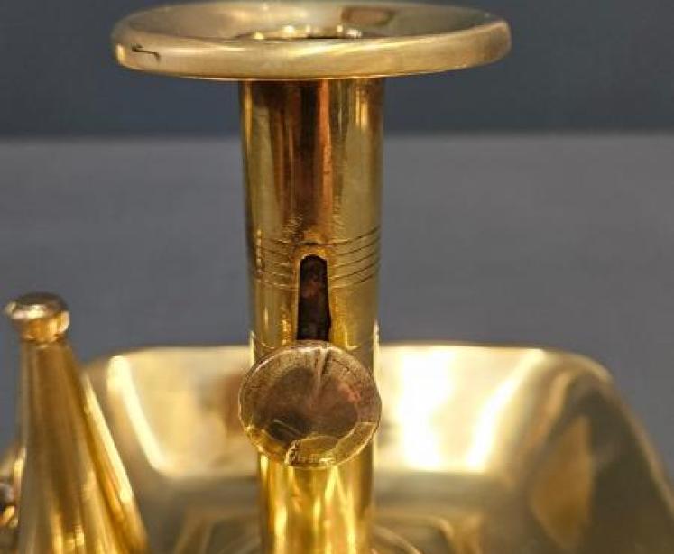 Pair of Victorian Brass Chamber Sticks - Image 4