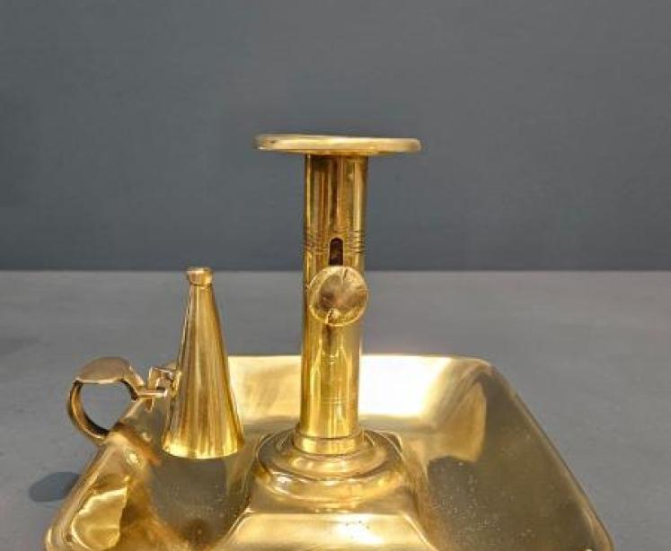 Pair of Victorian Brass Chamber Sticks - Image 5