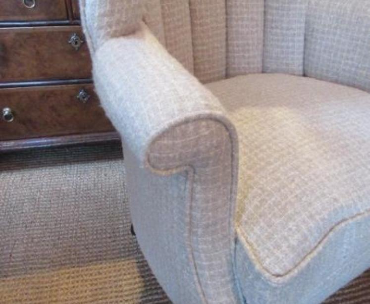 Superb Mid Victorian Barrel Back Wing Armchair - Image 4