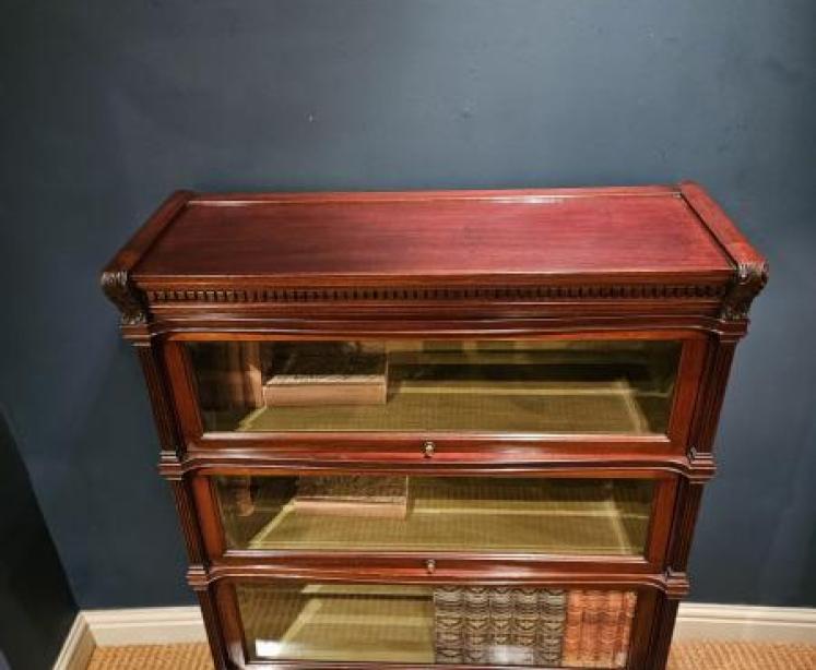 Outstanding Mahogany Globe Wernicke Bookcase - Image 2
