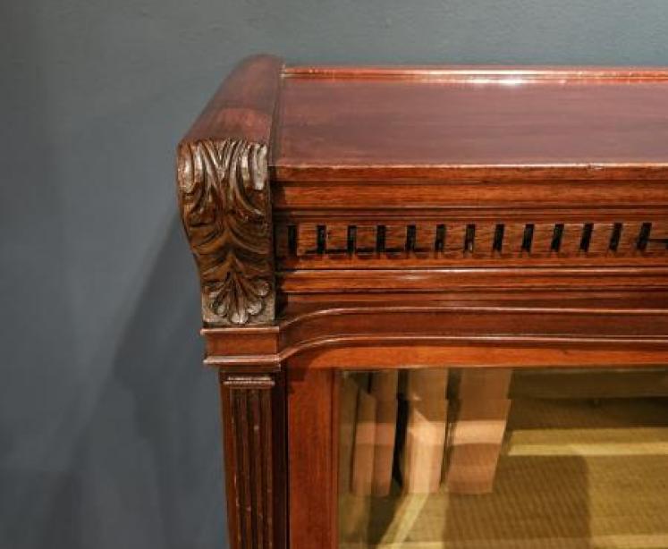 Outstanding Mahogany Globe Wernicke Bookcase - Image 4