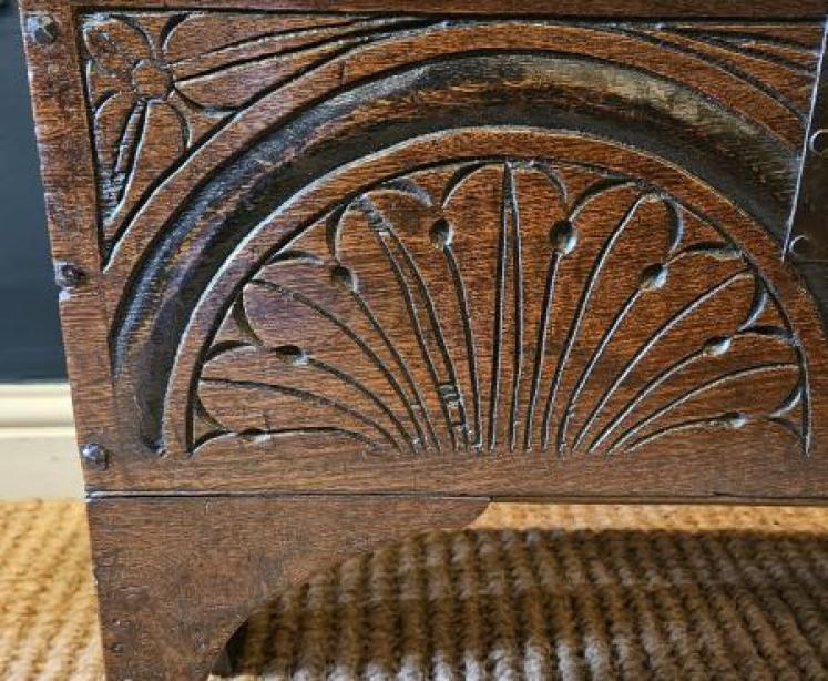 Small Period Oak Six Plank Coffer - Image 3