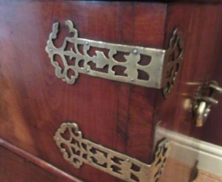 Stunning William & Mary Period Figured Walnut Silver Chest - Image 4