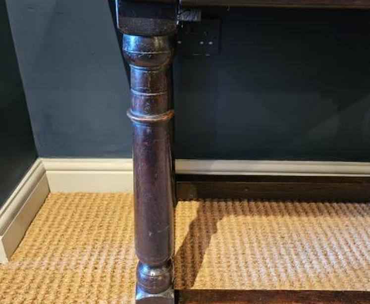 James II Oak Side Table - Image 3