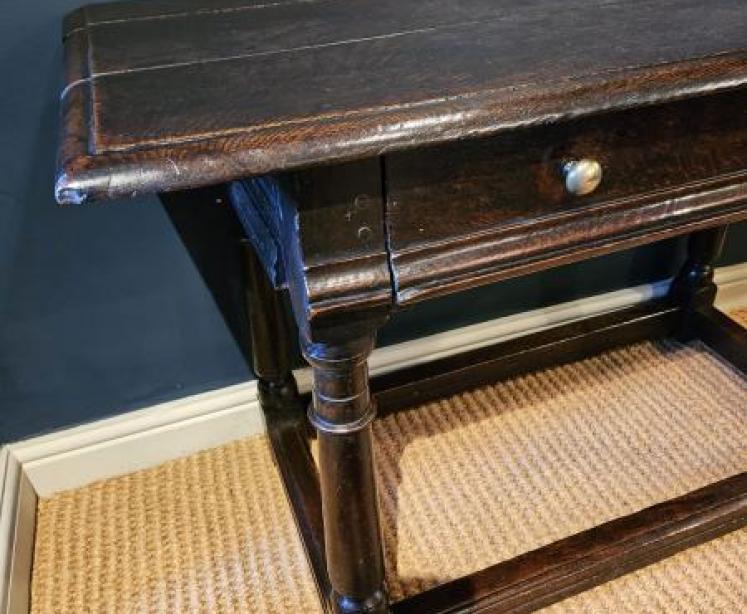 James II Oak Side Table - Image 5