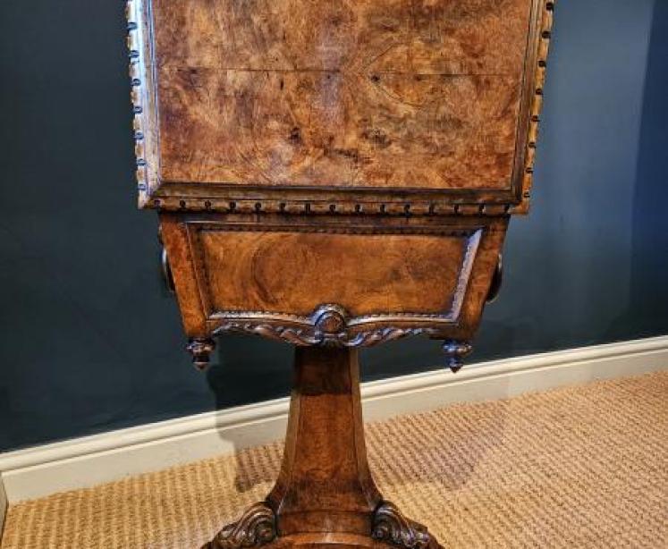 William IV Walnut Teapoy  - Image 6