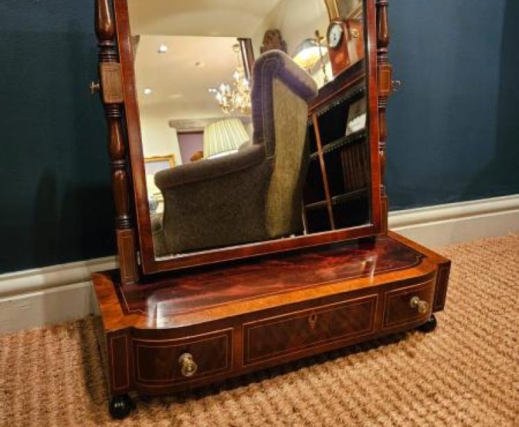 Early Victorian Mahogany Toilet Mirror  - Image 1