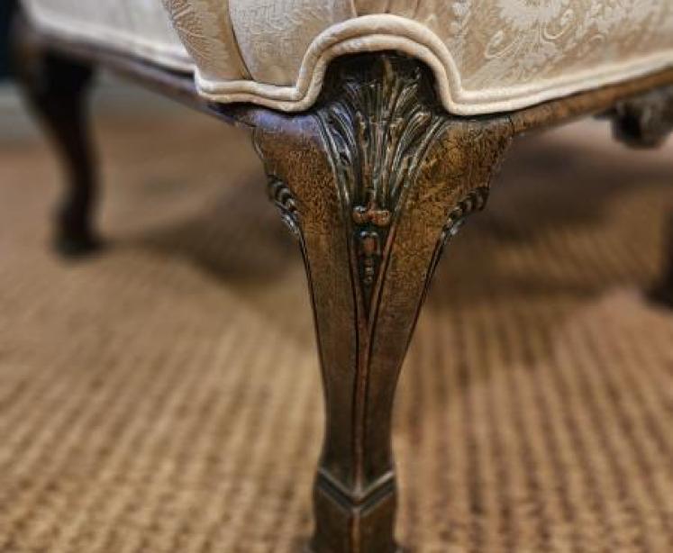 Fine Quality Small George III Style 2 Seater Sofa - Image 4