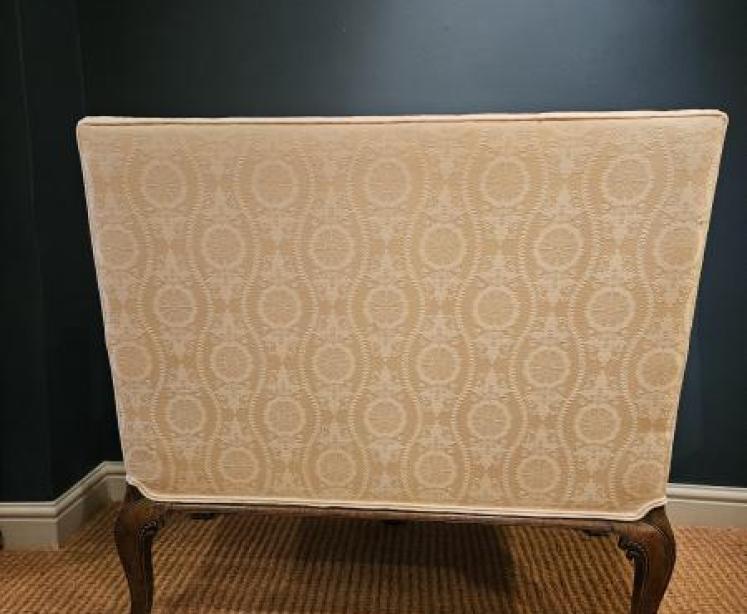 Fine Quality Small George III Style 2 Seater Sofa - Image 6