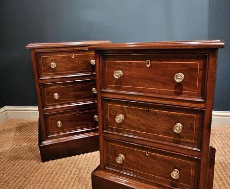 Pair of Victorian Mahogany Bedside Cabinets - Image 3