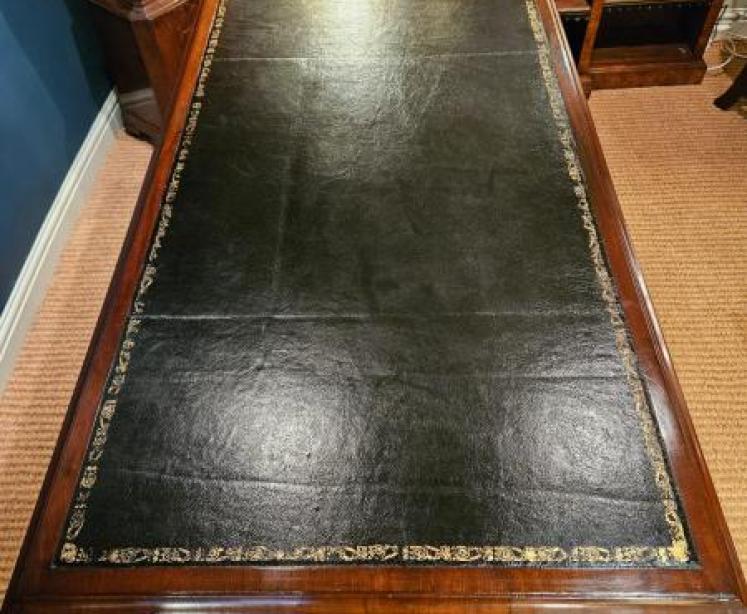 Victorian Mahogany Pedestal Desk - Image 4