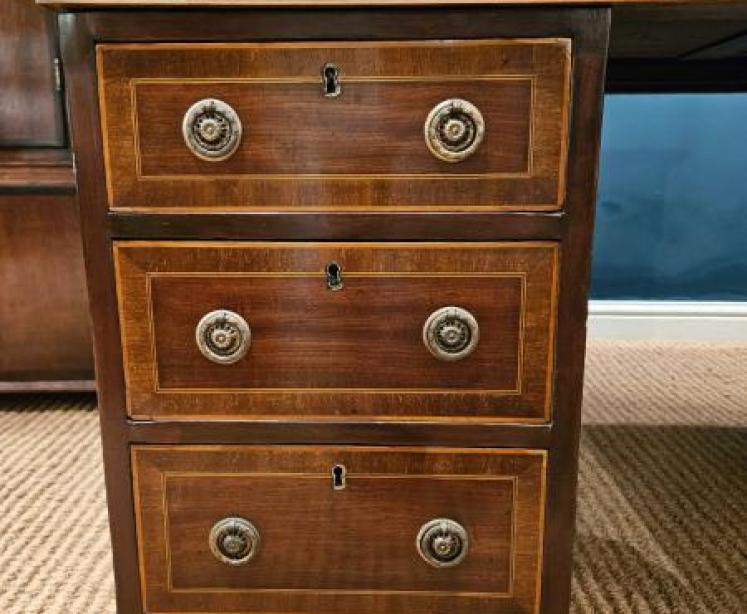 Victorian Mahogany Pedestal Desk - Image 5