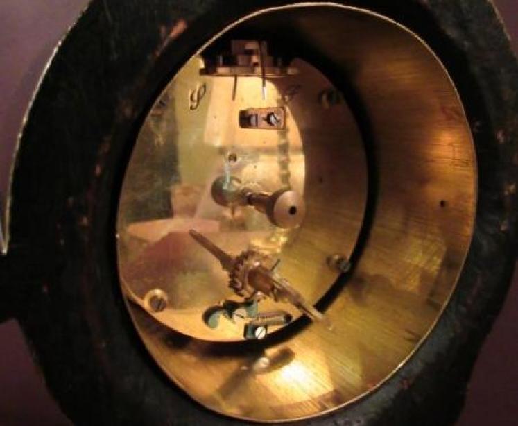 Superior Edwardian Chinoserie Lacquered Mantel Clock - Image 4