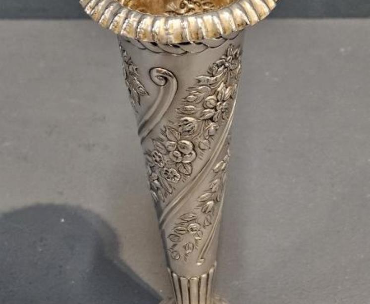 Victorian Silver Trumpet Vase by William Comyns - Image 2