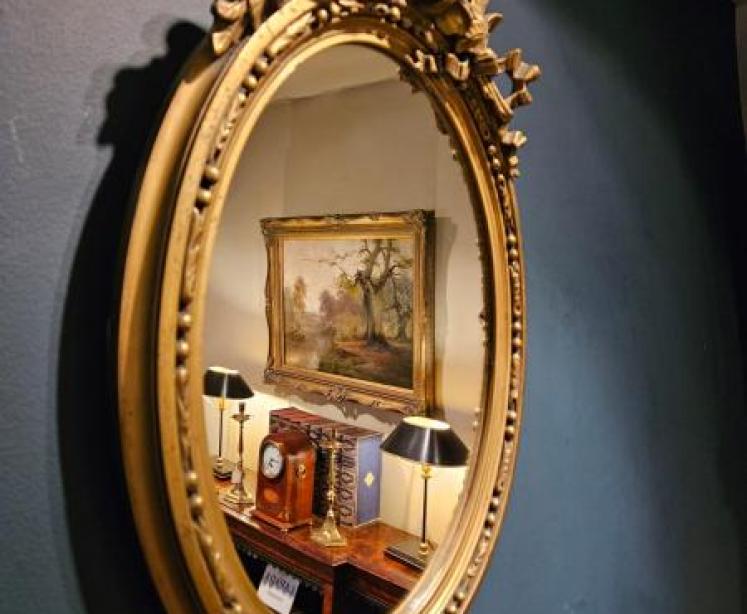 Victorian Rose Crest Gilt Mirror - Image 3