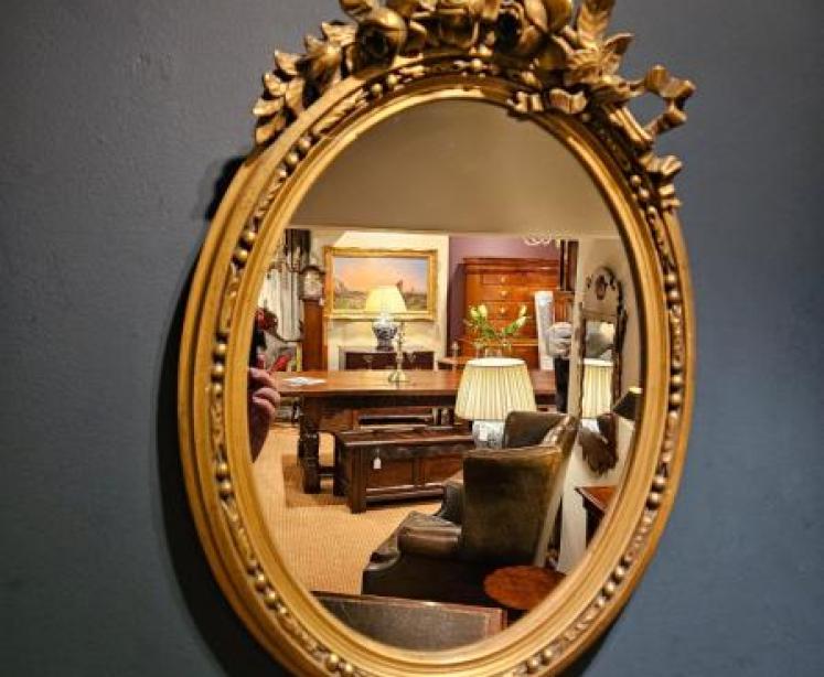 Victorian Rose Crest Gilt Mirror - Image 4