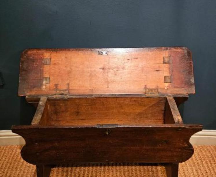 George III Pine and Elm Six Plank Coffer - Image 4