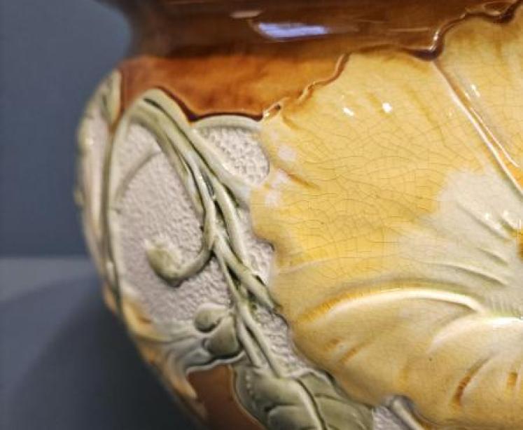 Large Burmantofts Art Pottery Faience Sunflower Jardiniere - Image 3