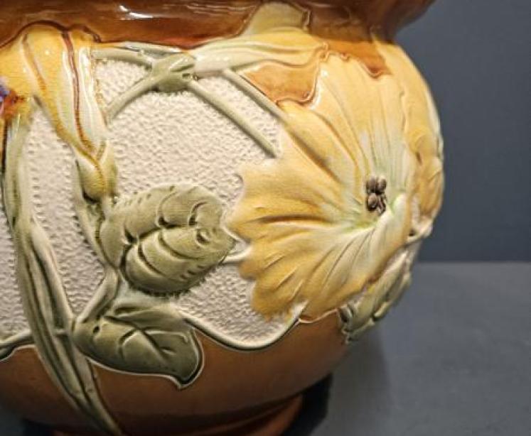 Large Burmantofts Art Pottery Faience Sunflower Jardiniere - Image 6