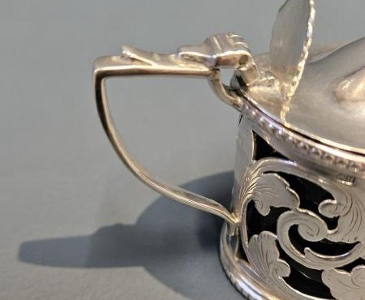 Superb Victorian Three Piece Silver Cruet - Image 4