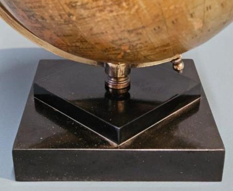 1930's Phillips 6" Globe - Image 2