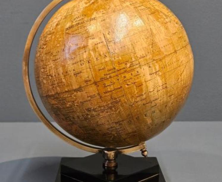 1930's Phillips 6" Globe - Image 3