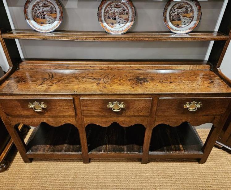 George III Oak Open Pot Board Dresser and Rack - Image 2