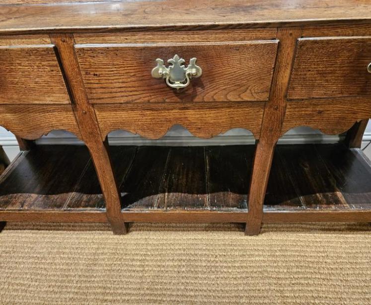 George III Oak Open Pot Board Dresser and Rack - Image 4