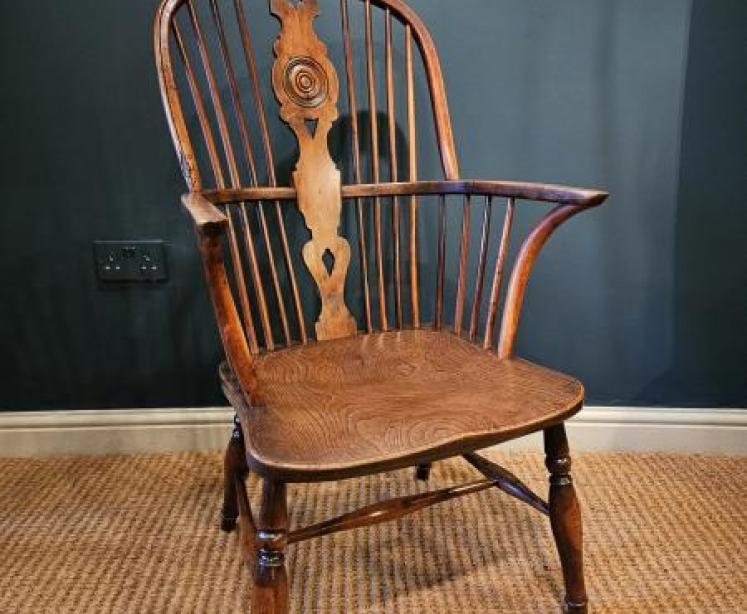 Georgian Yew Wood Windsor Chair - Image 1