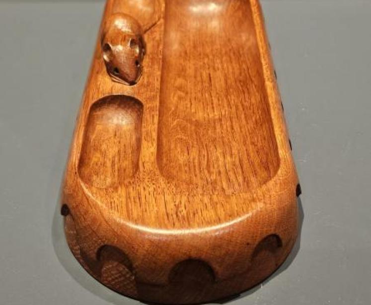 Thompsons of Kilburn Mouseman Desk Tidy and Pen Tray - Image 7