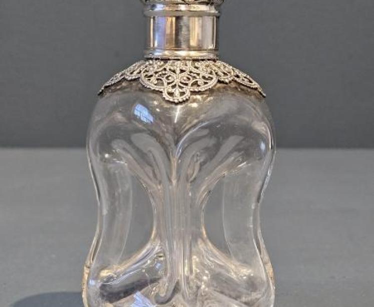 Victorian Silver Topped Glug Scent Bottle - Image 2