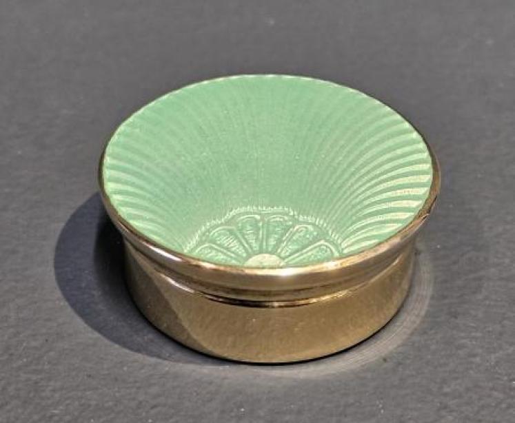 Superb Silver Gilt Enamel Top Pill Box - Image 2