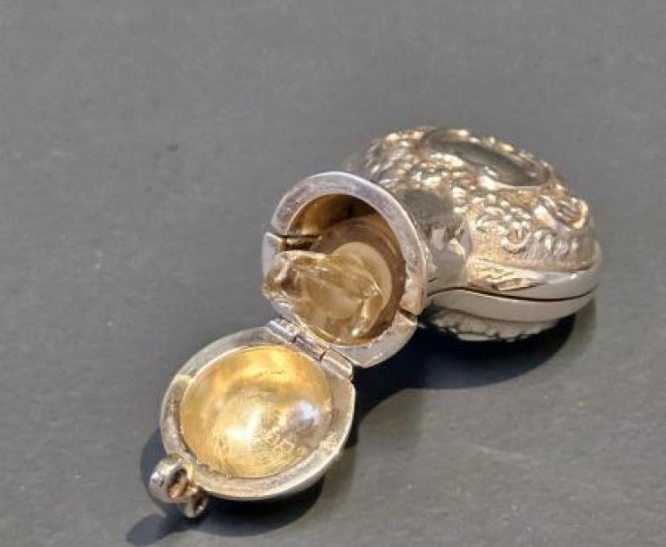 Victorian Silver Miniature Scent Bottle and Case - Image 2