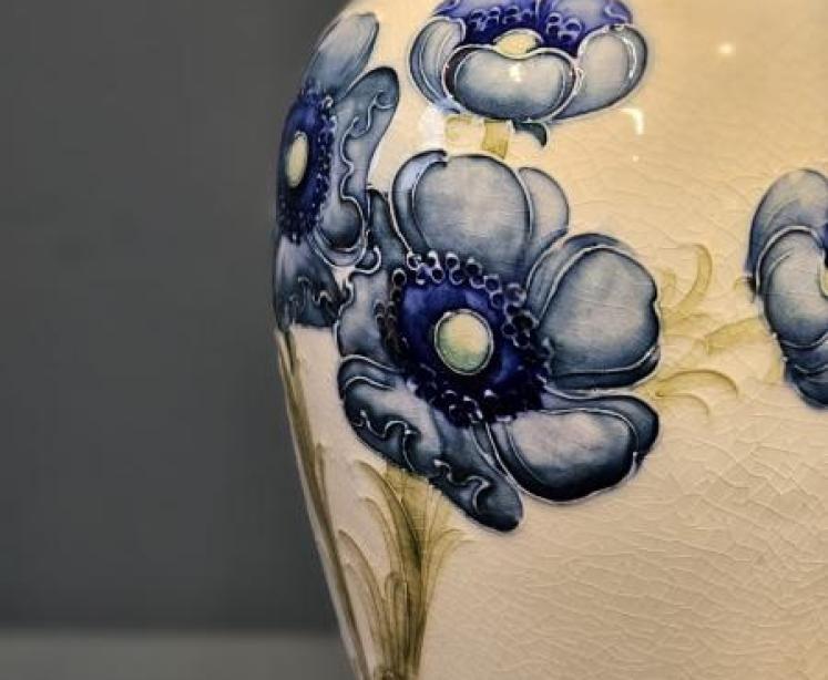 Macintyre Moorcroft Poppies Vase - Image 3